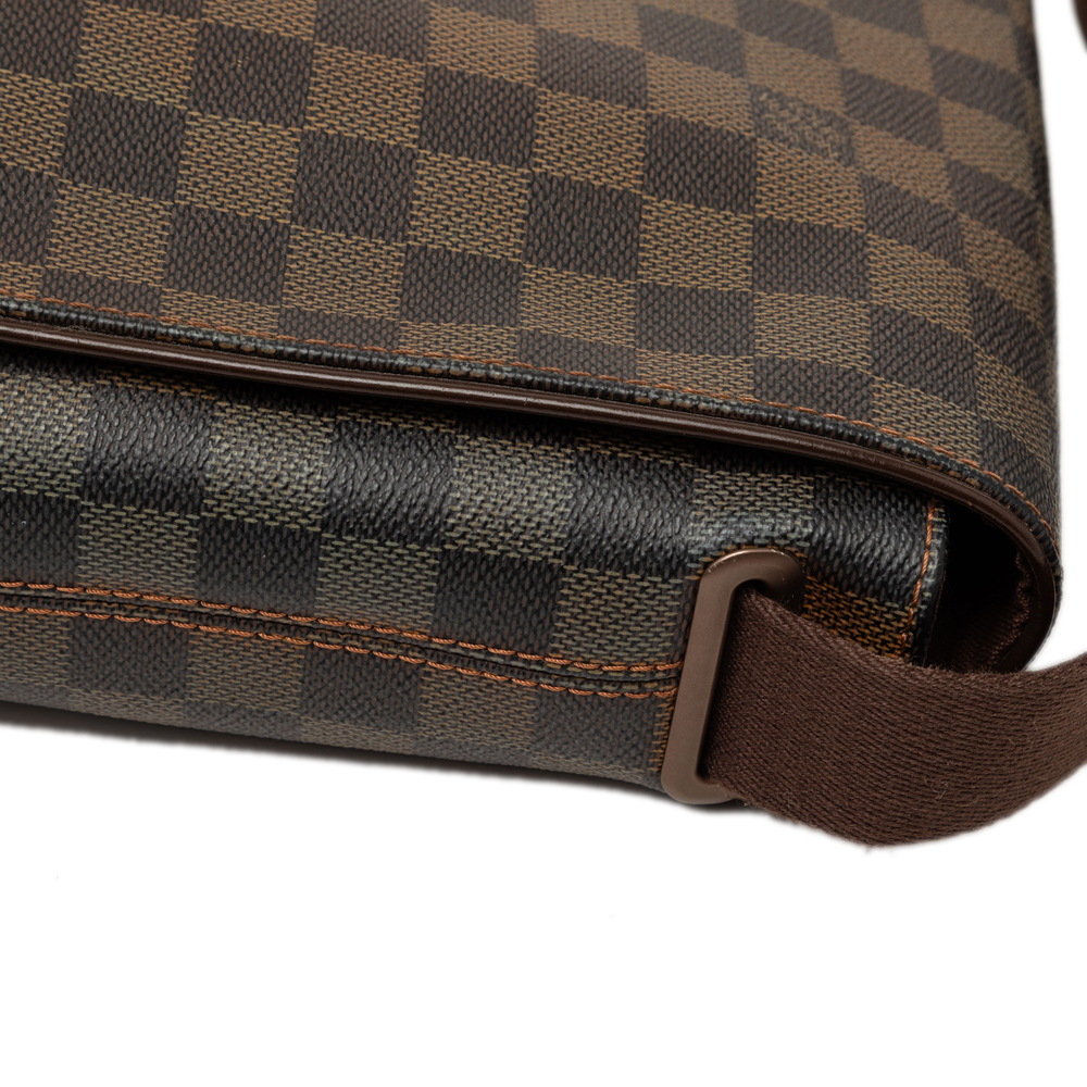 Pre-Loved Louis Vuitton Damier Ebene Brooklyn MM - Picture 7 of 8